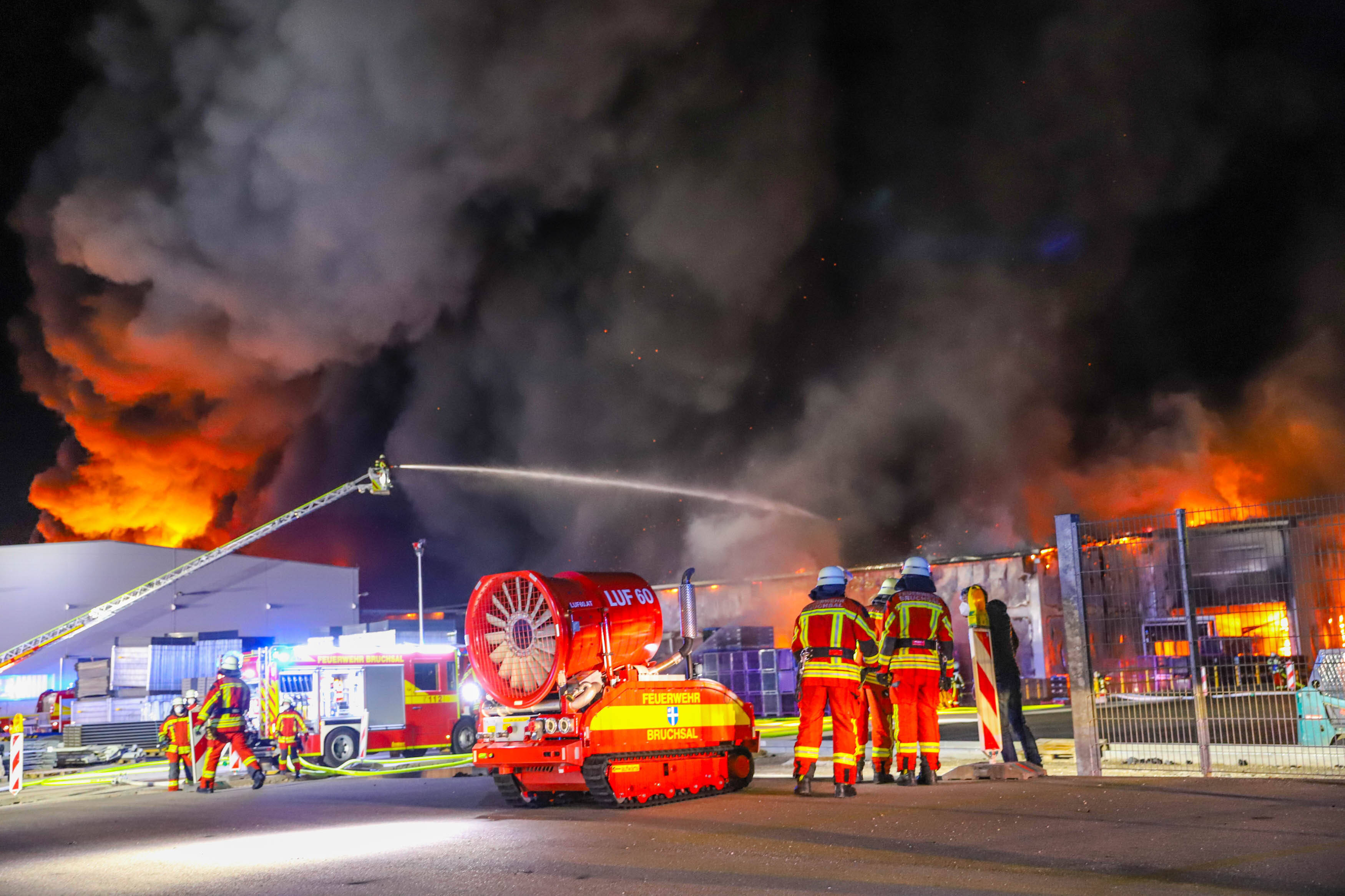 Hubschrauber-Absturz - 7 Todesopfer aus den Trümmern geborgen!