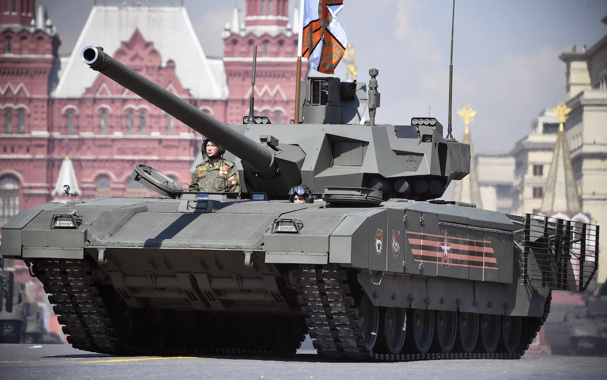 Video: Putins Superpanzer - Kommt der T-14 Armata nun doch in der Ukraine zum Einsatz?