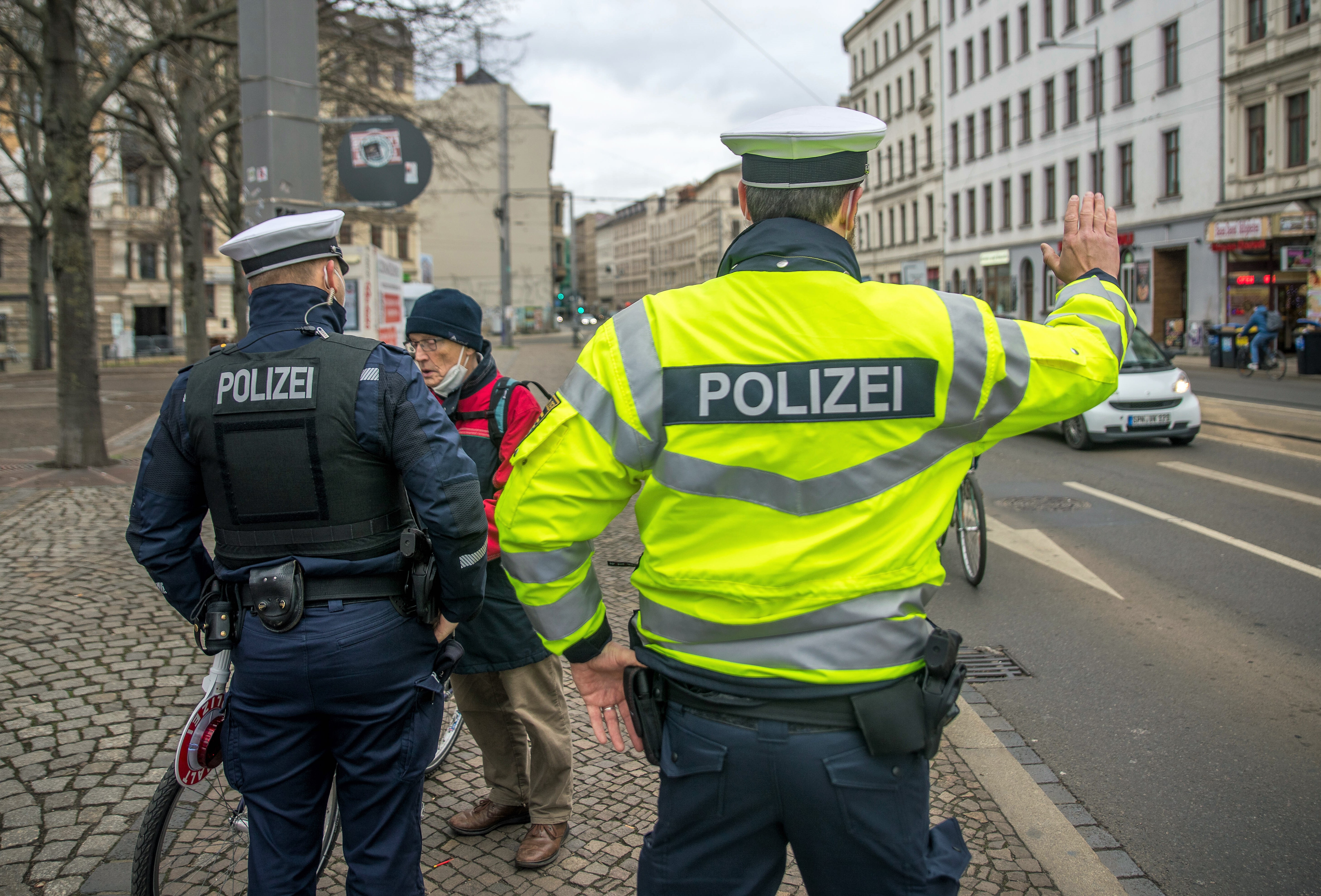 Brutales Verbrechen in Rostock - Zusteller während der Arbeit mit Messer niedergestochen
