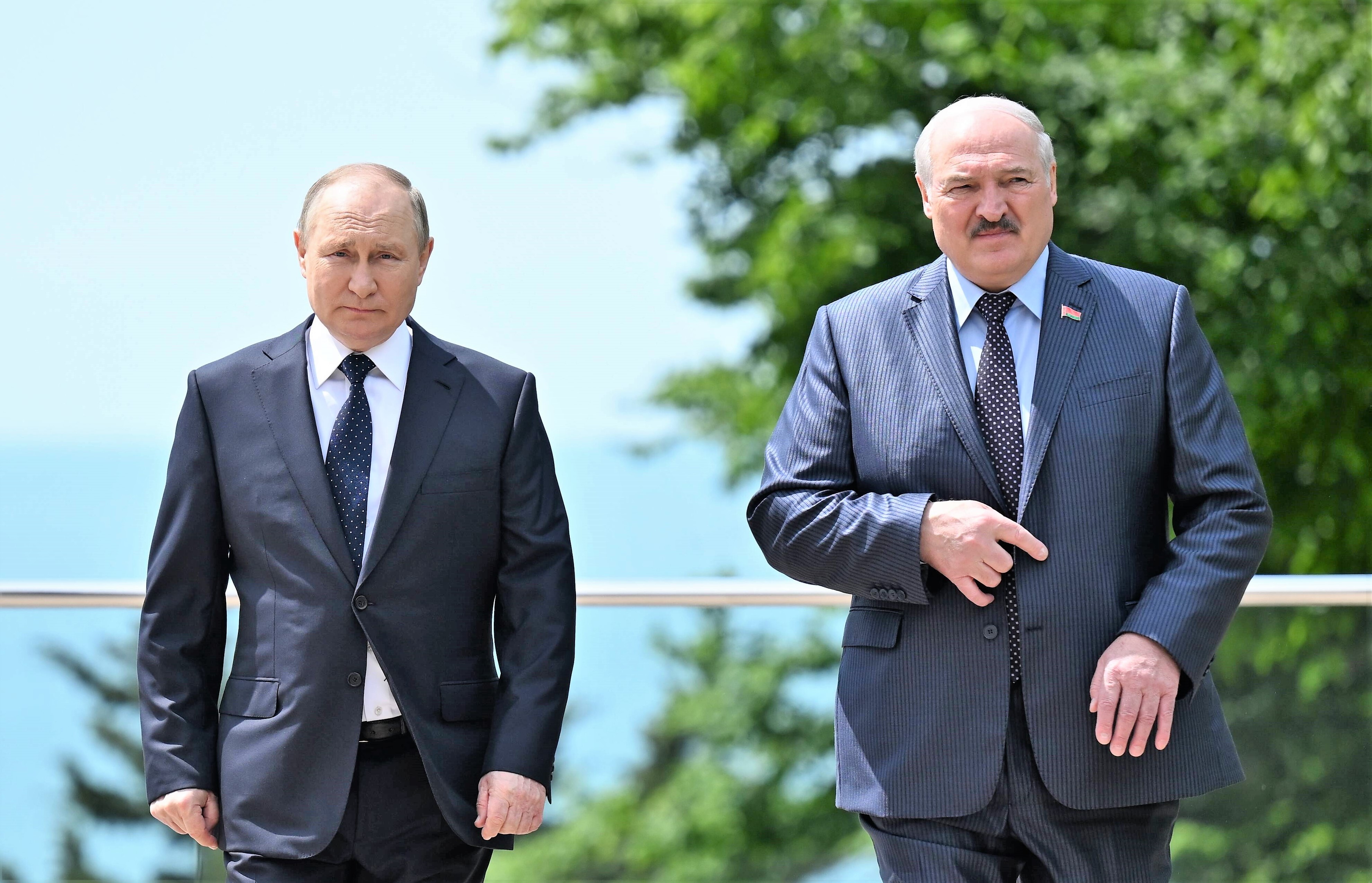 Überraschendes Geheimtreffen zwischen Putin und Lukaschenko angekündigt - planen die Diktatoren einen gemeinsamen Angriff?