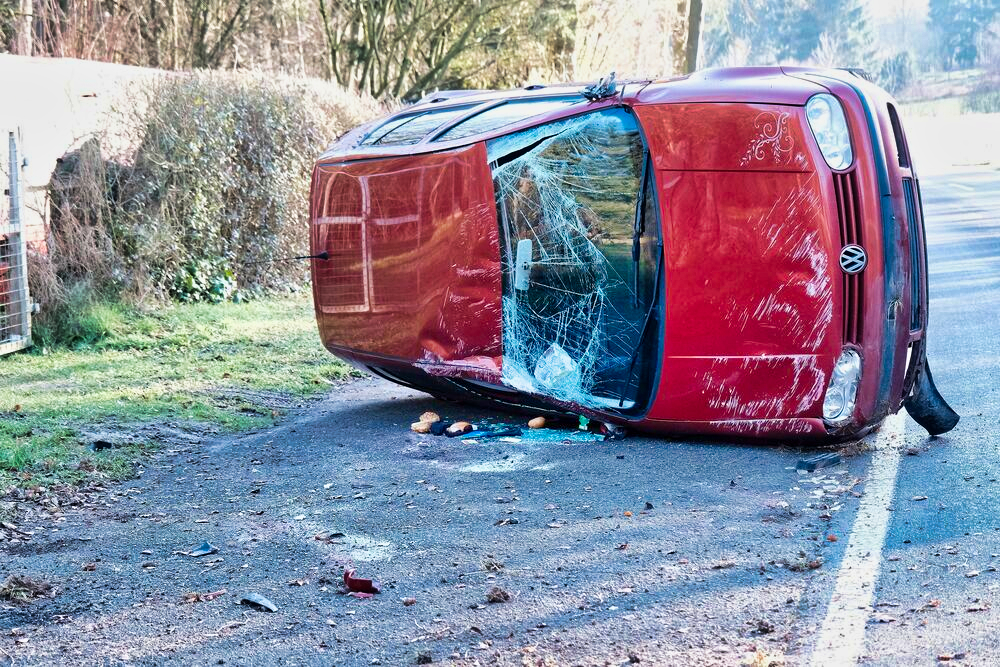 Vater und Sohn sterben! Tödlicher Unfall - Zwei Insassen eines PKW gestorben! Sperrung nach Horror-Crash