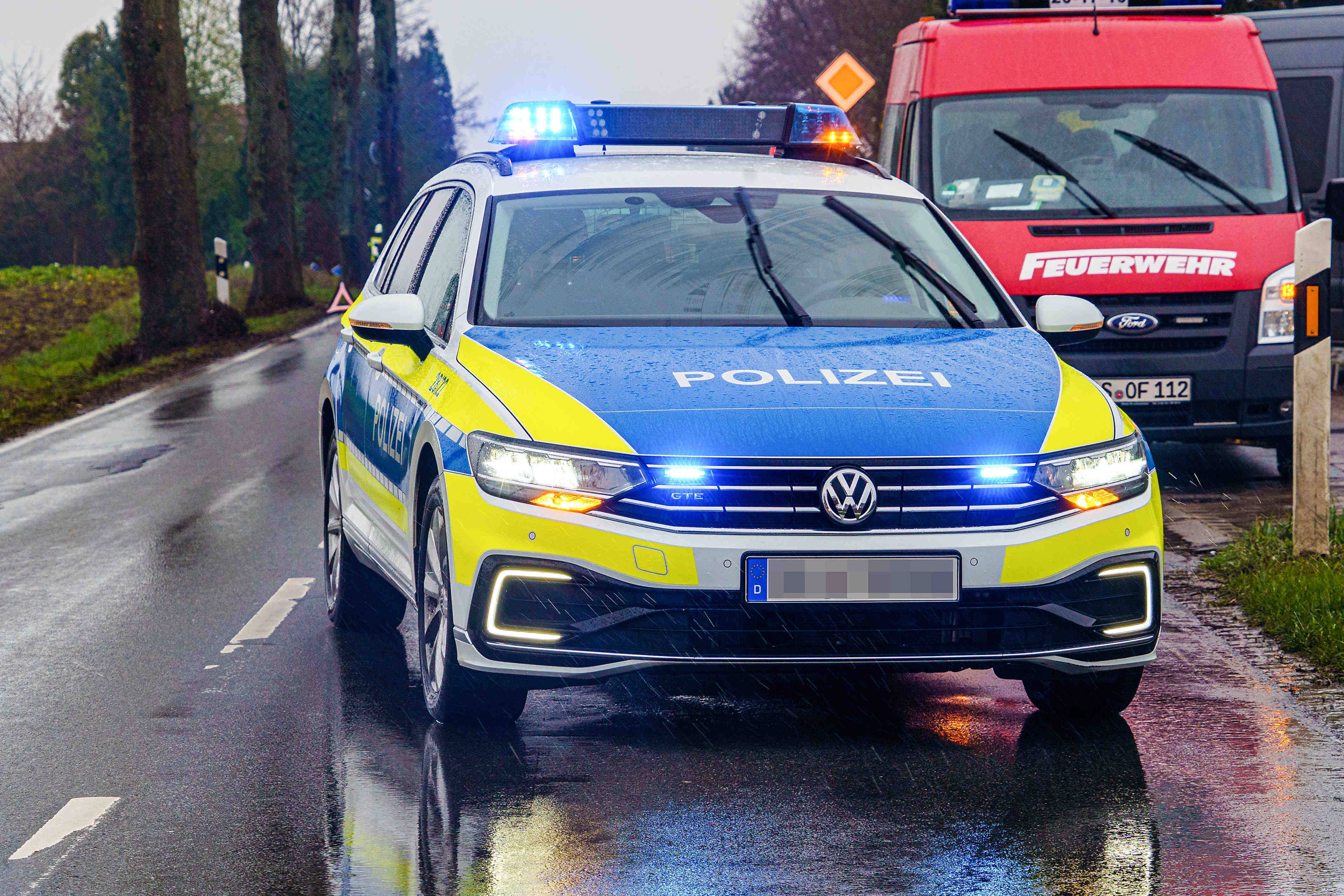 Mann wollte Schülerin entführen! In letzter Sekunde gestoppt - Polizei nimmt Sexualstraftäter fest