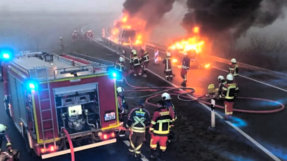 Autobombe? Anschlag auf AFD-Politiker - Wagen geht in Flammen auf!
