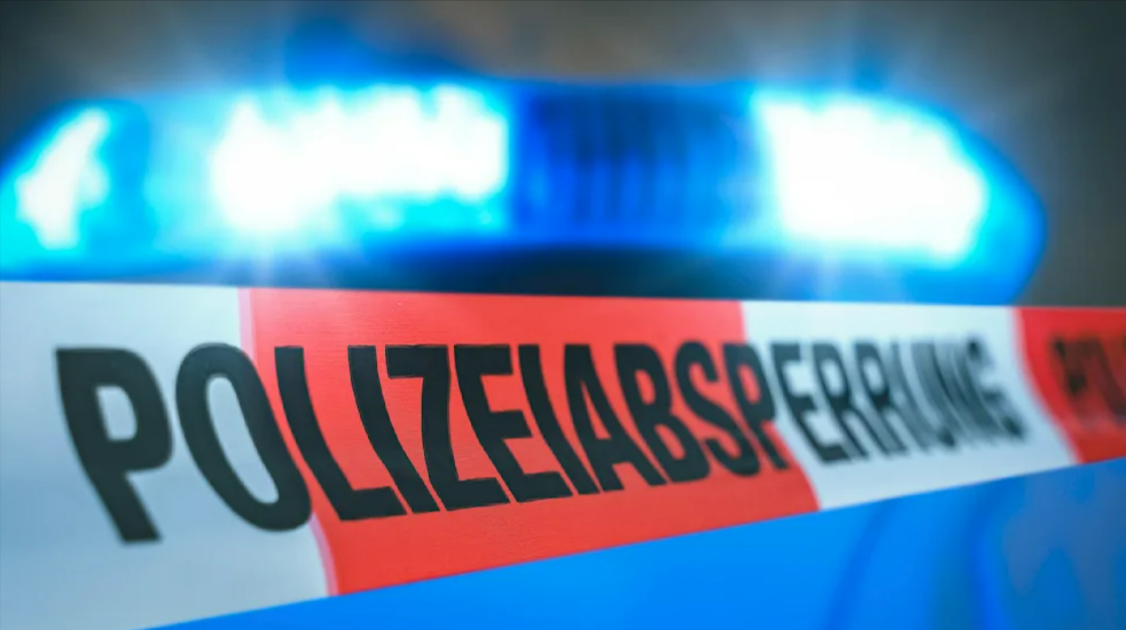 Leiche ohne Kopf in Duisburger Wohnung entdeckt - Polizei nimmt Tatverdächtigen fest