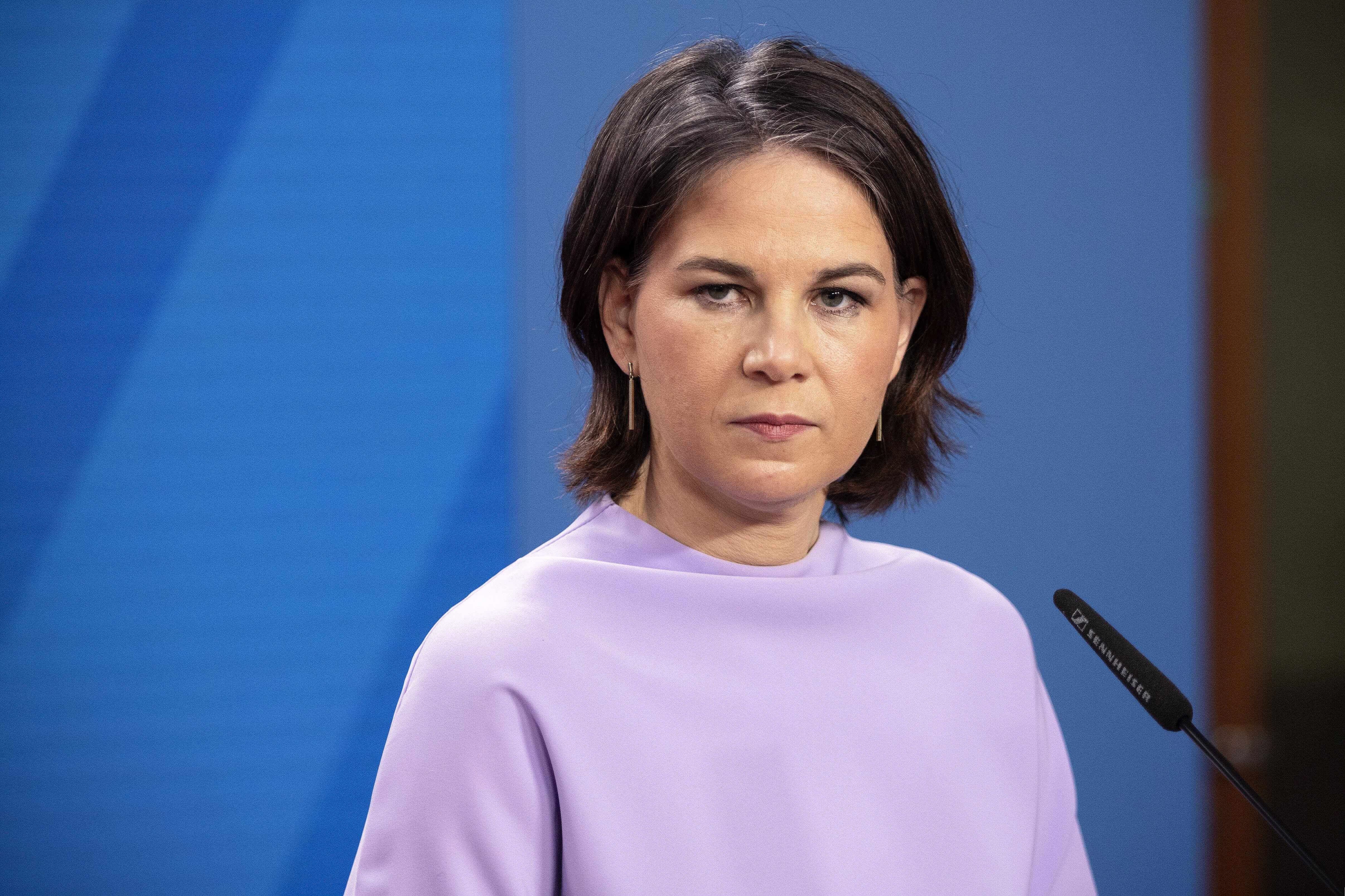 Schockierende Ausgaben: Hat Baerbock 15,7 Millionen Euro Steuergeld für Häppchen verprasst?