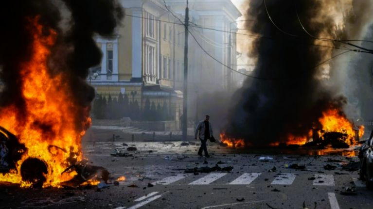 Schwere Gefechte im Osten der Ukraine - Ukrainische Stadt Odessa meldet heftige Treffer!