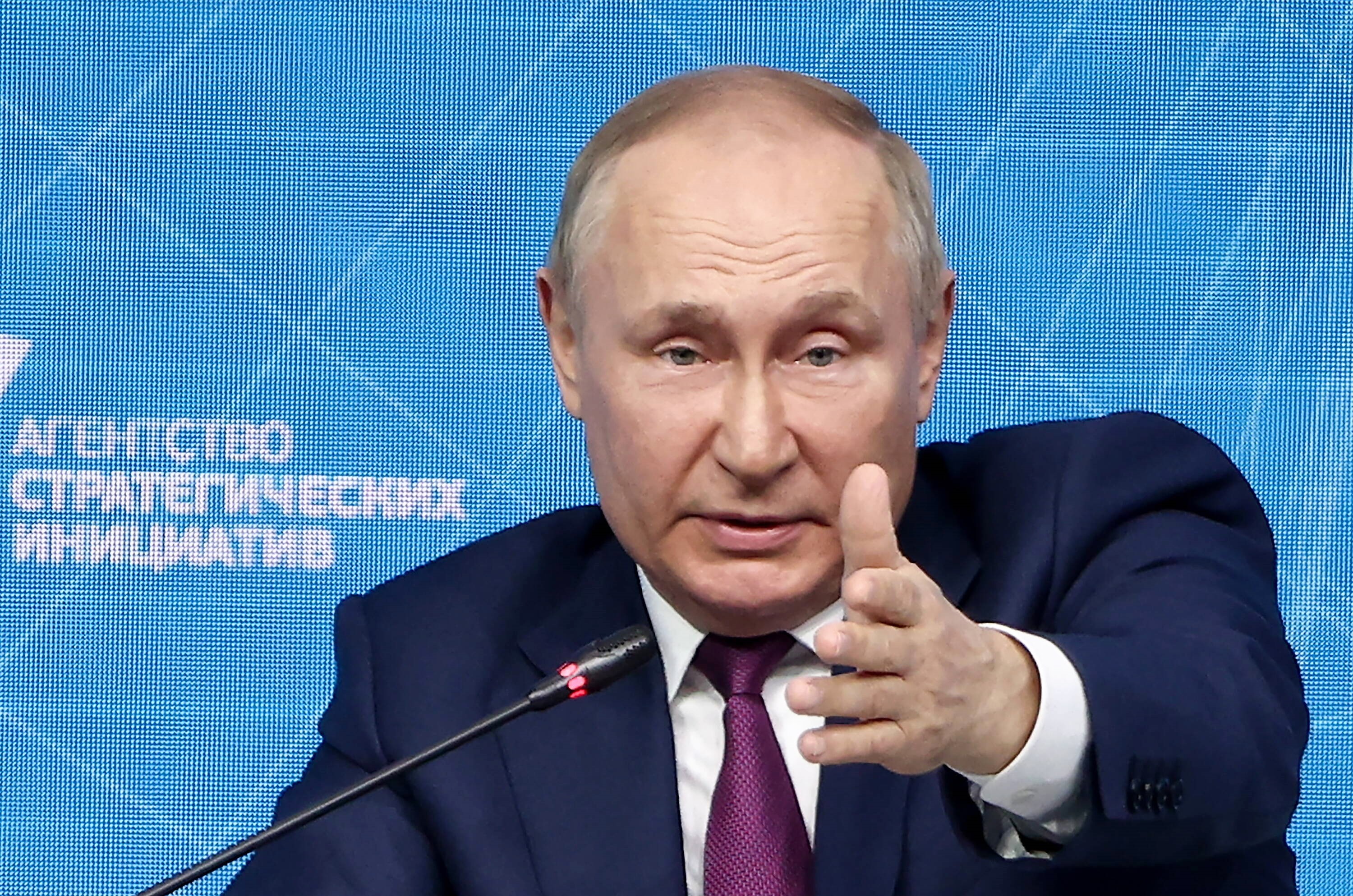 Greift Russland Deutschland an? Olaf Scholz sagt der Ukraine dauerhafte Hilfe zu - Putin tobt!