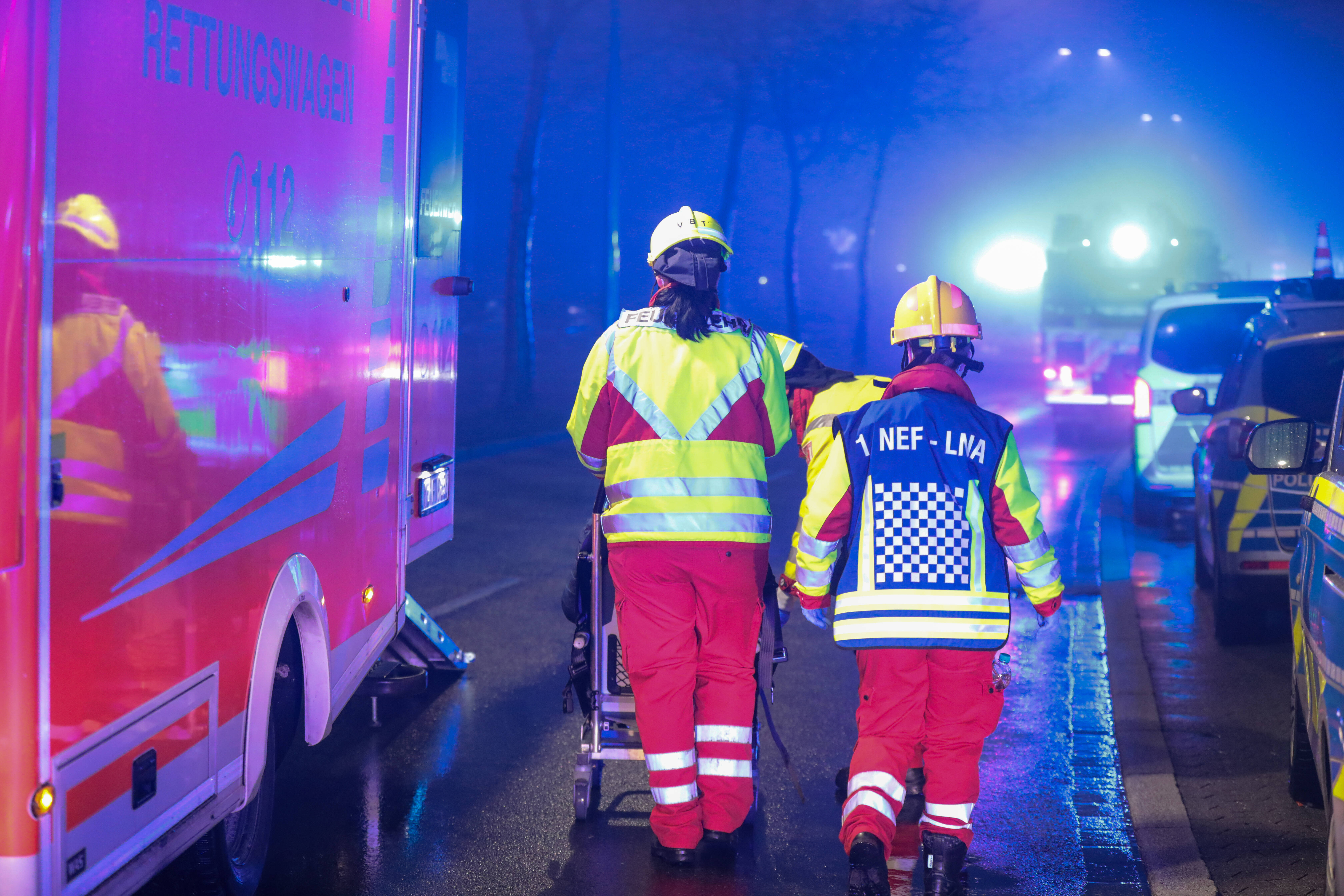 Feuer in Krankenhaus  - Hunderte Patienten mussten evakuiert werden! Mehrere Wehren vor Ort!