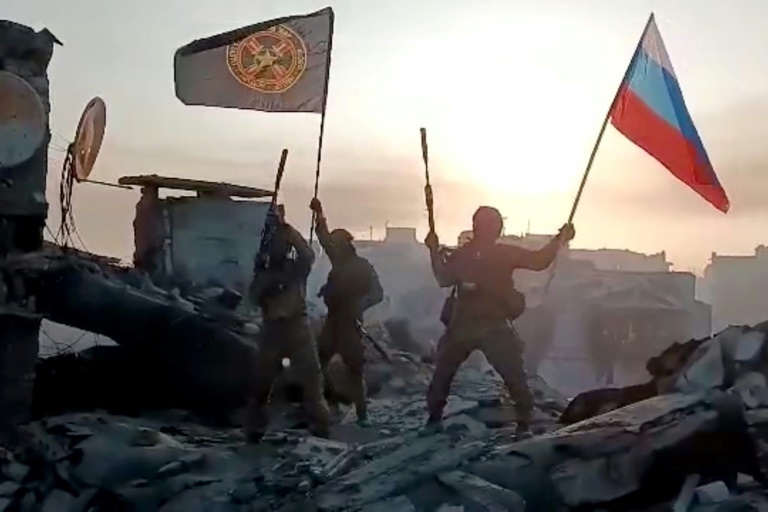 Russische Truppen eingekesselt! Ukraine umstellt die russischen Flanken in Bachmut - droht Putins Armee die Vernichtung?