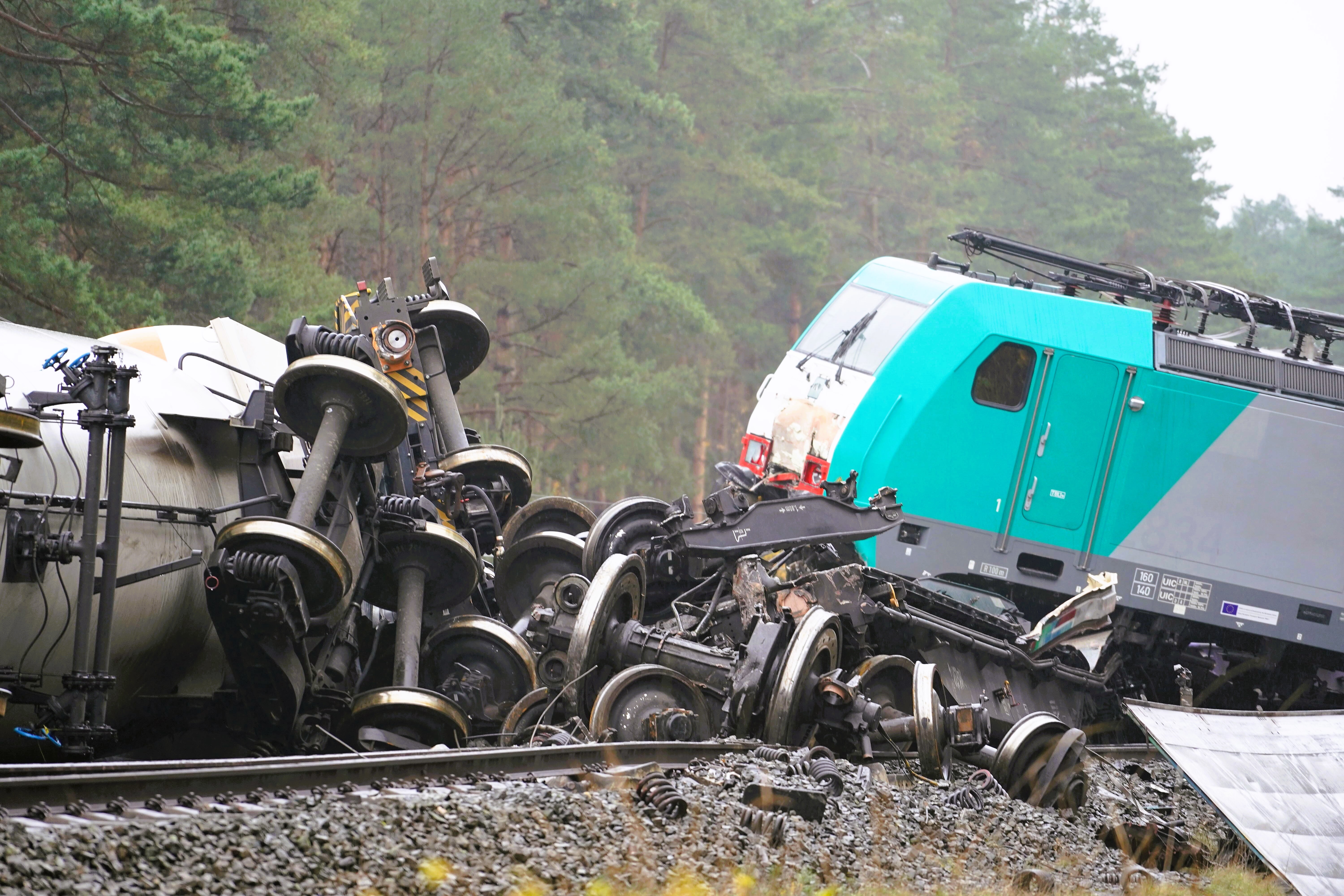 Eilmeldung! Zug bei München entgleist! Deutsche Bahn meldet schweren Unfall