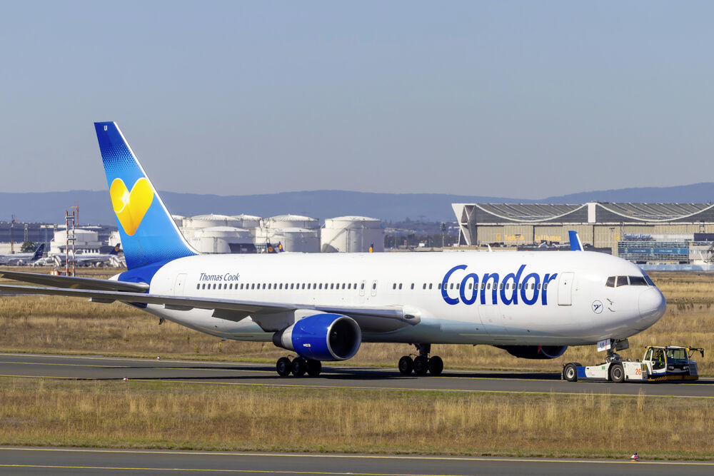 Notlandung! Blitz schlägt in Condor-Maschine ein -Passagiere erleben schlimme Minuten!