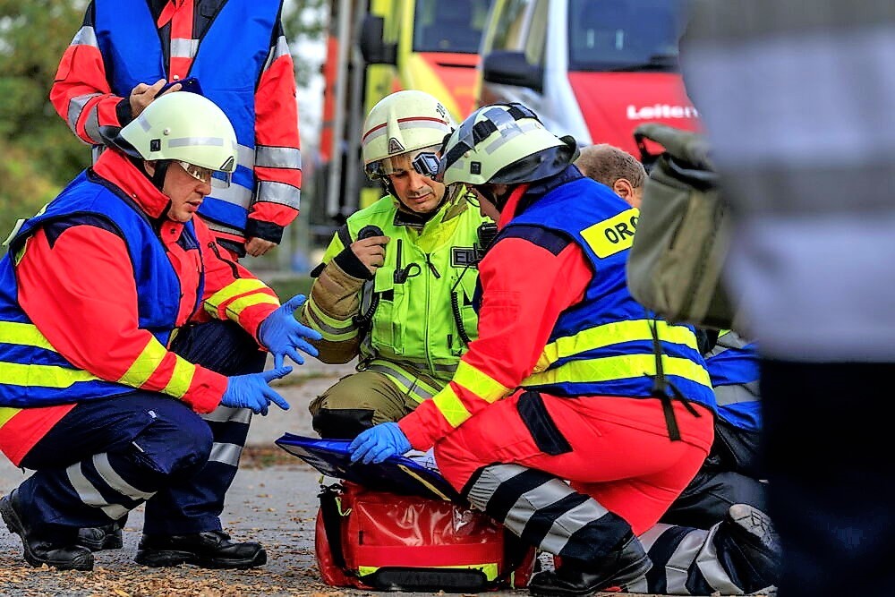 EILMELDUNG - Schulbus Unfall! 19 Kinder auf Heimweg verletzt, teilweise schwer!