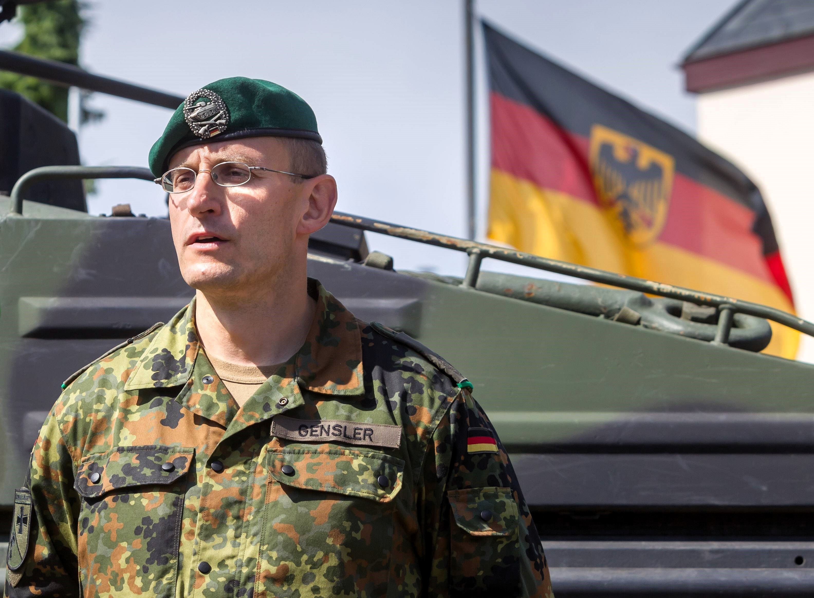 Deutschland fürchtet russische Invasion und stellt sich auf Verteidigungskrieg ein!