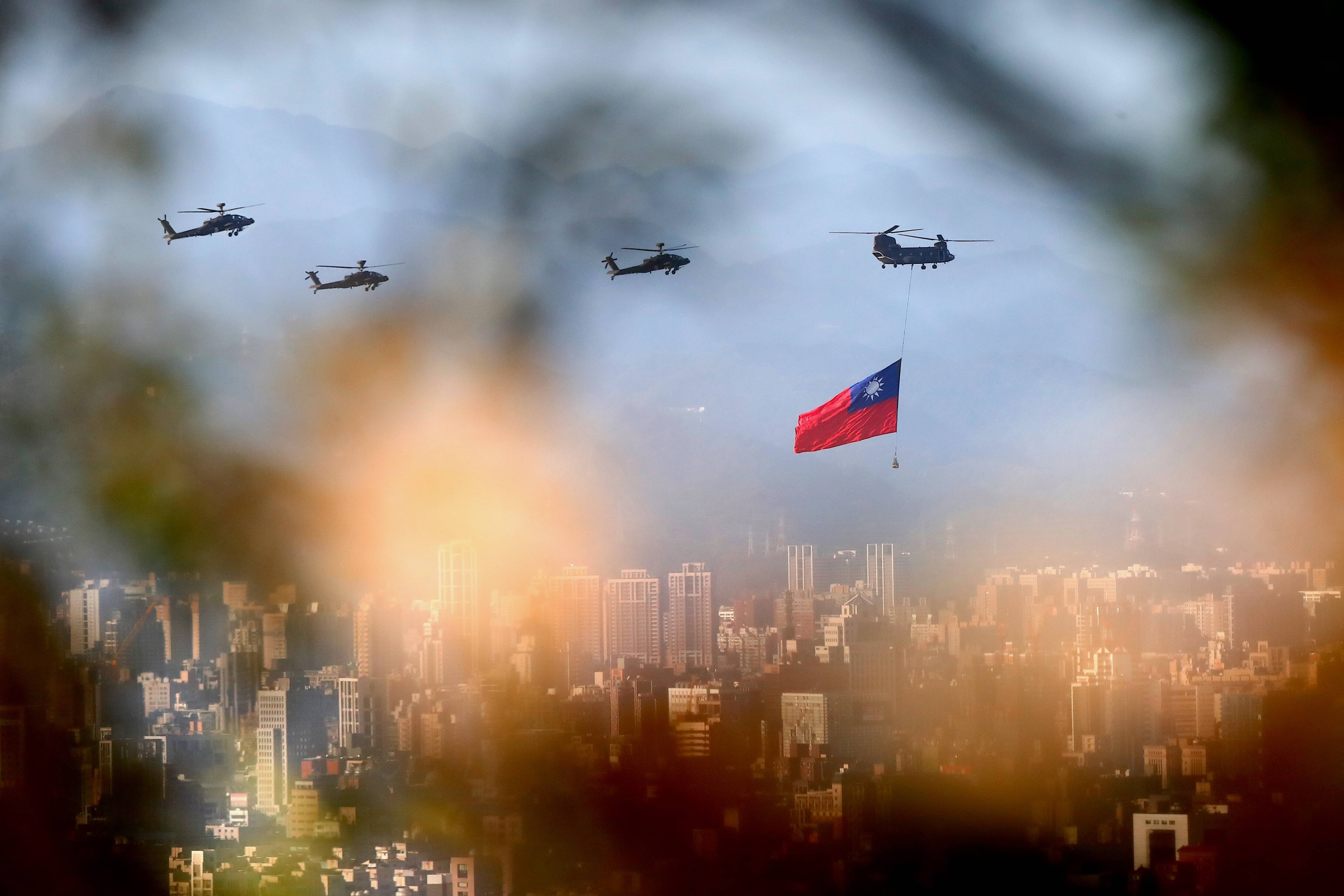 Überfall auf Taiwan! China plant Angriff - Nachbau des taiwanesischen Regierungsviertels in chinesischer Wüste entdeckt